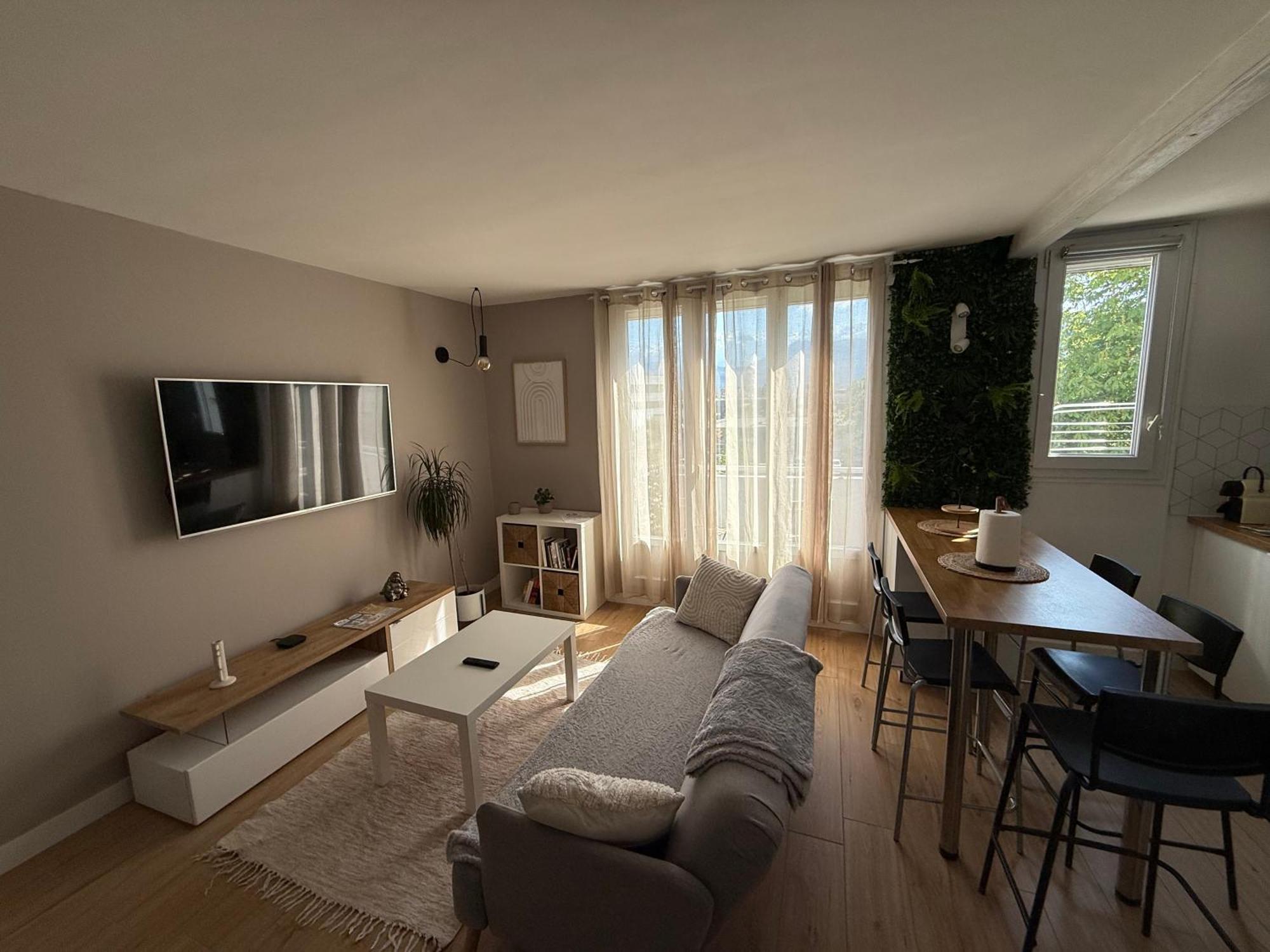 Superbe Duplex Avec Parking Gratuit Lägenhet Grenoble Exteriör bild